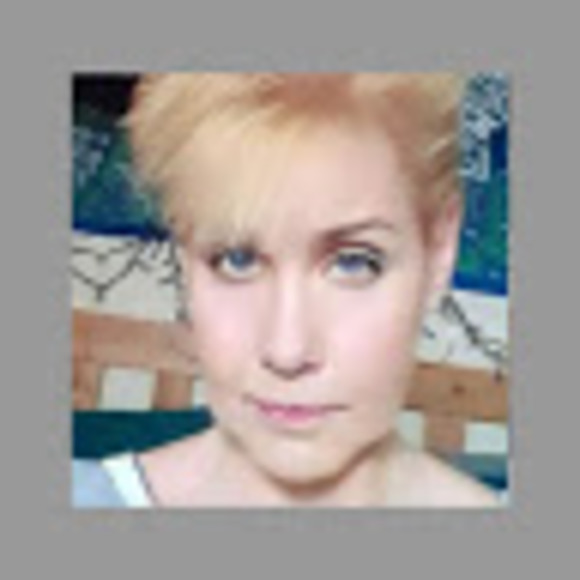 Meet your Posher, Christine - Picture 1 of 1